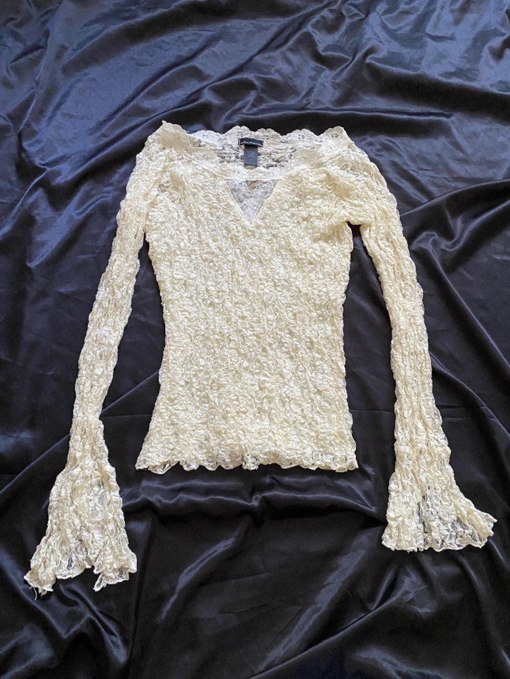 Vintage y2k Cream Lace Bell Sleeve Blouse Fairy Whimsygoth Large